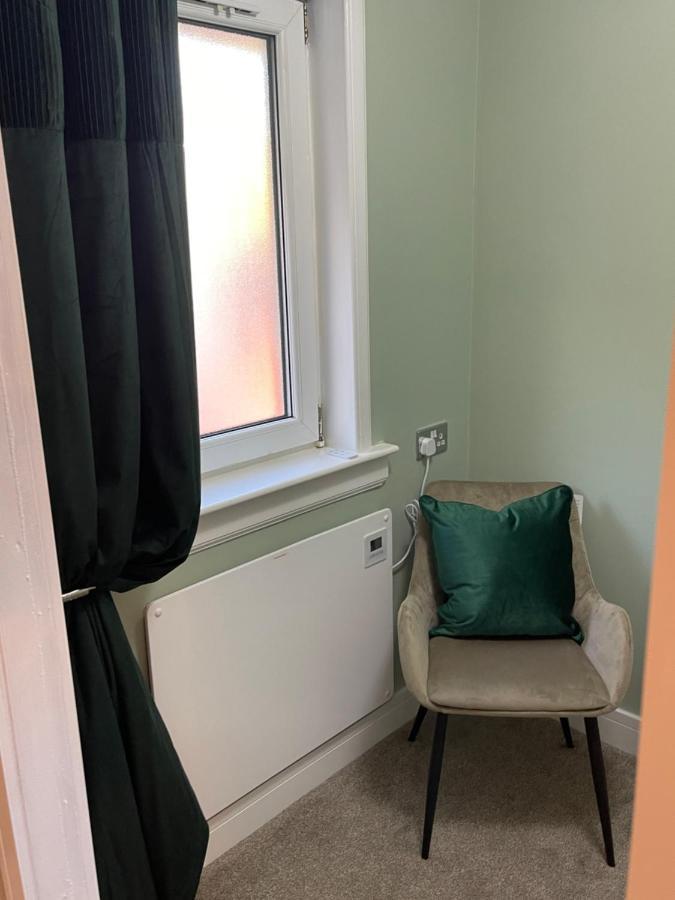 The Nest, Livingston Apartment Ngoại thất bức ảnh